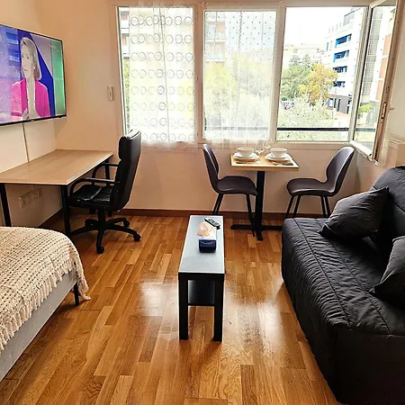 Europarc - 2mn Metro 8 - Paris Apartman *